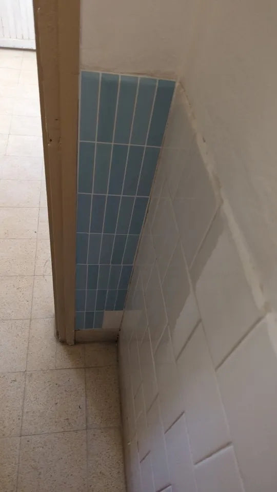 Photo de Lucile Nicolas — carrelage mural adhésif posé